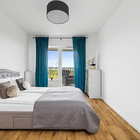 Symphony Baltica Towers Apartmanhotel 3*