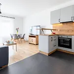 Symphony Baltica Towers Ξενοδοχείο με διαμερίσματα 4*